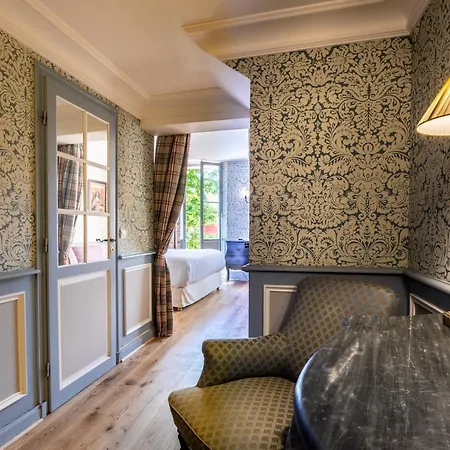 Hotell Cafe De Paris 2*